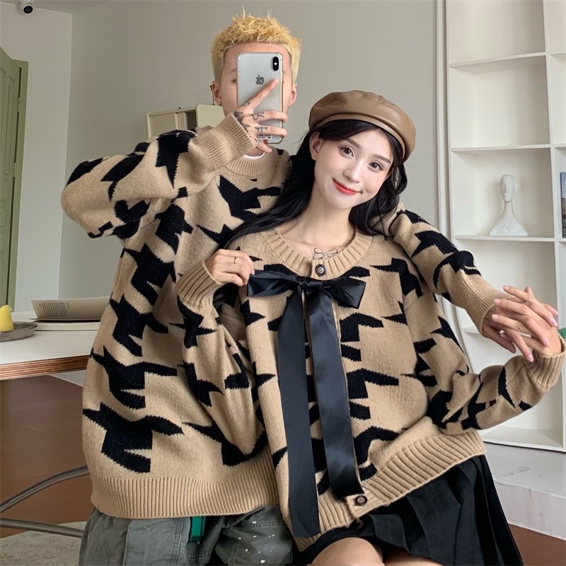 Set áo len cặp đôi/bạn thân nam nữ hoạ tiết houndstooth áo len dáng roongj vaf cardiganHana Store