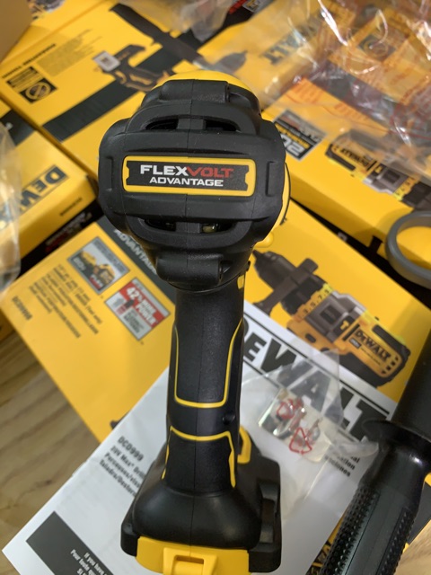 Máy khoan pin Dewalt dcd999