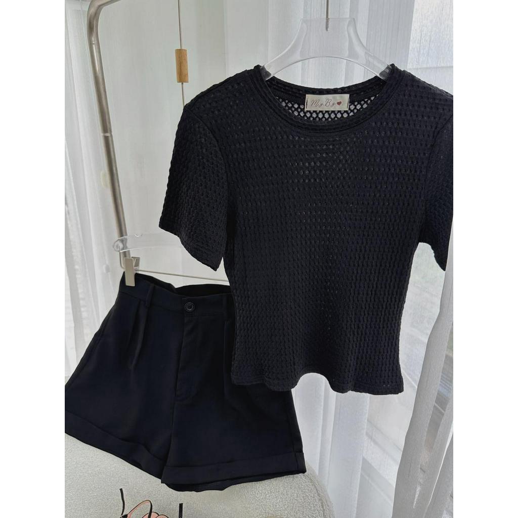 SET ÁO ĐEN Ô LỖ + SHORT ĐEN
