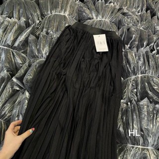 Chân váy dài dập li duyên dáng