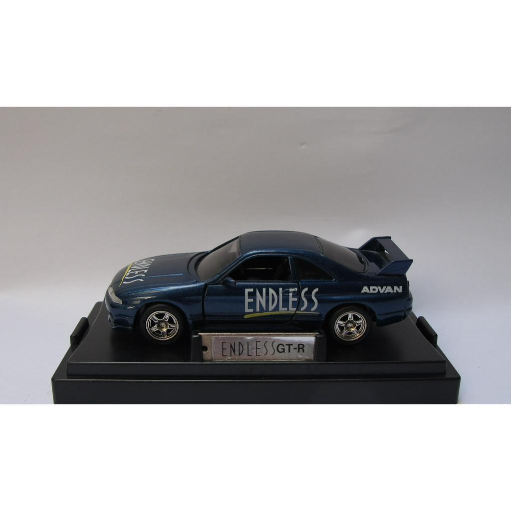 Mô hình xe MTech NISSAN GT-R tỷ lệ 1:43. Sơn rộp vài chỗ, không có giấy decal option