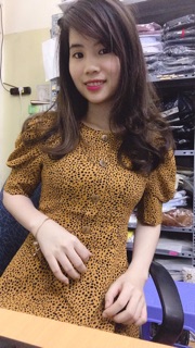 Đầm xoè tay bồng cúc ngực