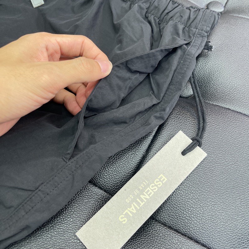 Quần Nilon Short FEAR OF GOD ESSENTIALS 3M cao cấp full tag túi