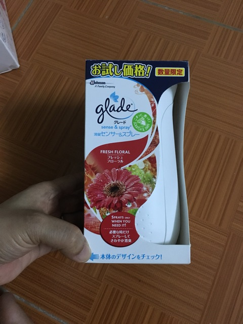 Bình xịt thơm phòng tự động Glader của Nhật