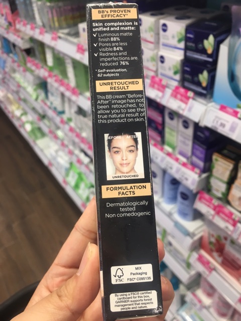 Kem trang điểm Garnier Skin Active BB Cream Long Lasting 12hr (Light) (BILL UK) SPF20 cho da dầu và da hỗn hợp màu sáng | BigBuy360 - bigbuy360.vn