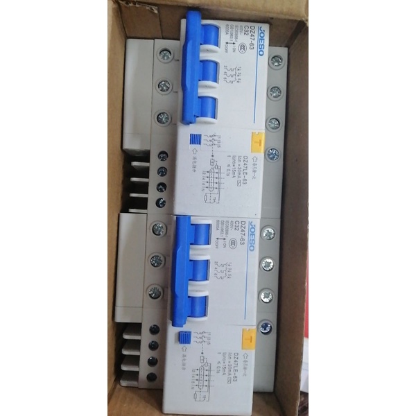 aptomat chống giật 3 pha C32