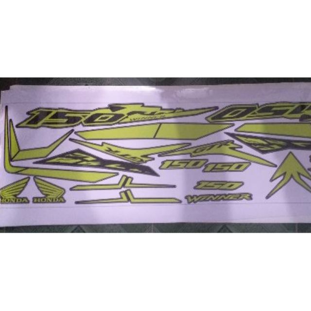 Tem rời dán xe winner