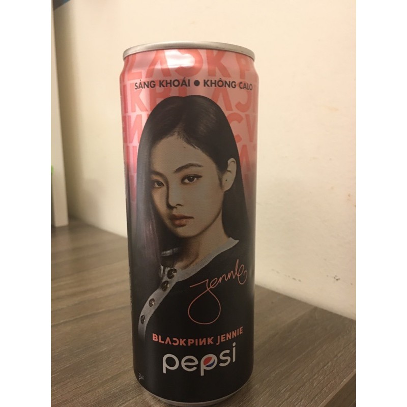 Pepsi Jennie-Blackpink phiên bản màu hồng -(lon rỗng)