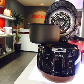 Nồi cơm điện Cuckoo CRP-M112FD/M112FG 1.8L