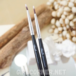 Cọ liner - viền mí mắt feather b m250