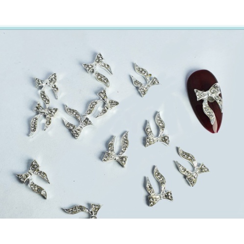 charm trang trí nail