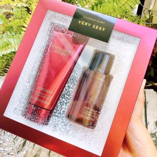 Bộ Sản Phẩm Victoria’s Secret Very Sexy Mist & Lotion Gift Set