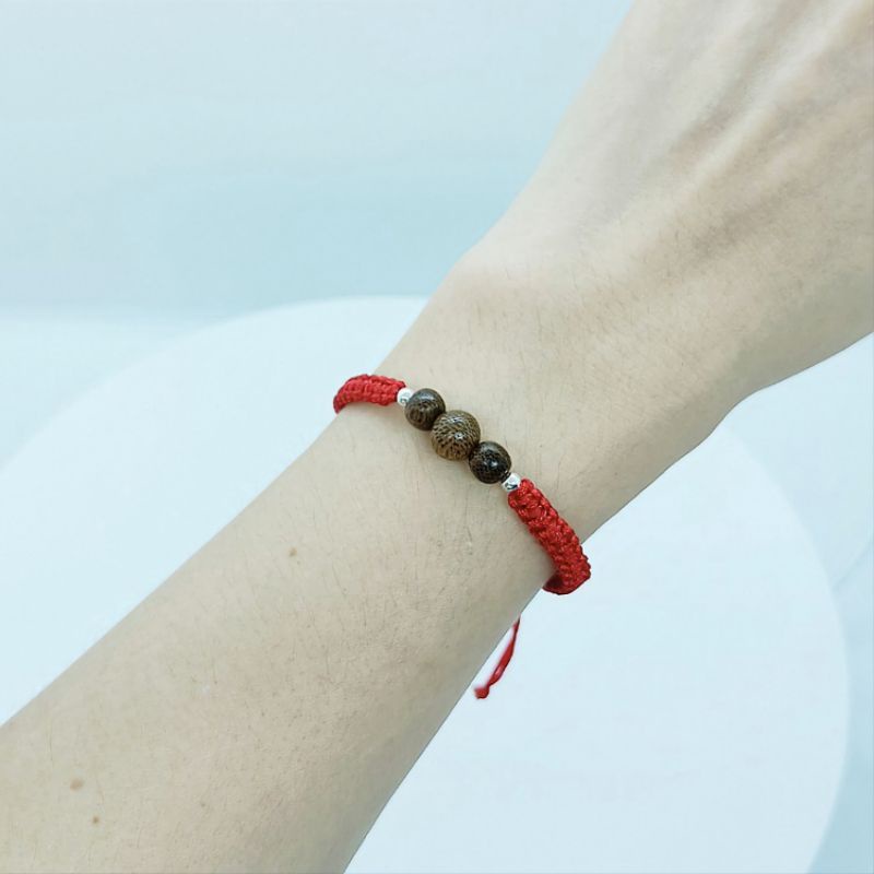 Vòng Tay Chỉ Đỏ Handmade Mix Trầm Hương - N120 | BigBuy360 - bigbuy360.vn