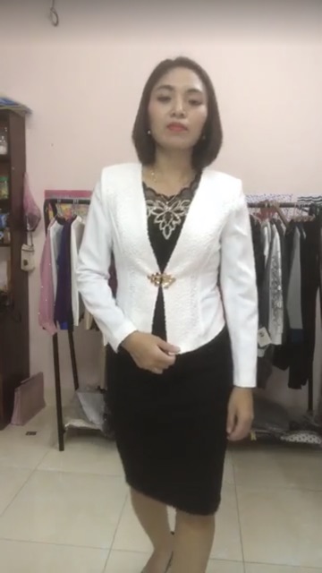 Áo vest lửng phối ren tay lỡ .3 mầu : đen, đỏ ,trắng . Size: SML | BigBuy360 - bigbuy360.vn