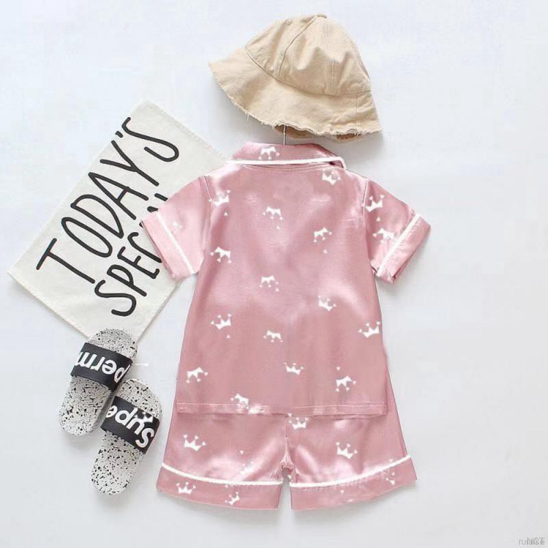 Bộ Đồ Ngủ Pijama Bằng Lụa Satin In Họa Tiết Vương Miện Cho Bé