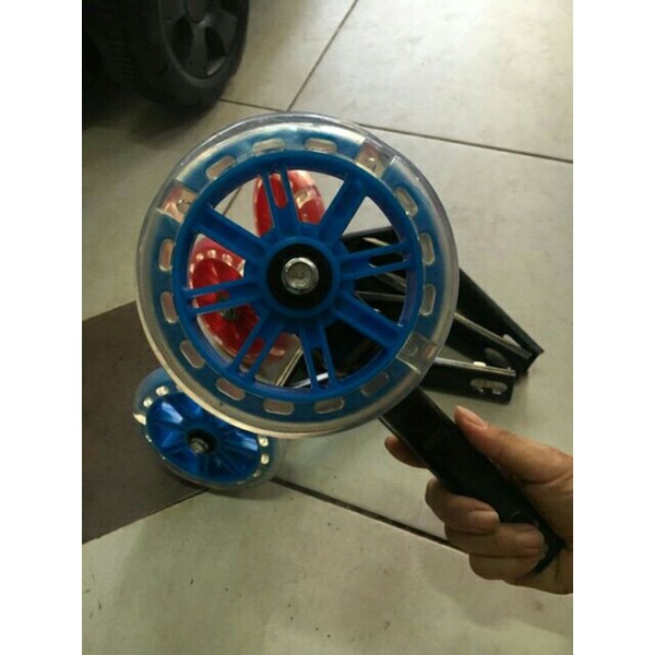 Bánh phụ xe đạp trẻ em