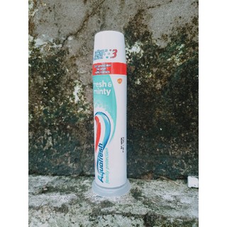 Kem đánh răng ống Aquafresh cho người lớn