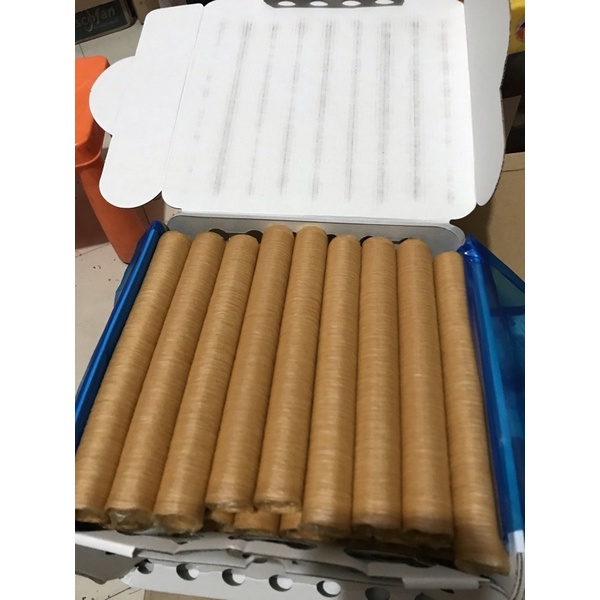 Dụng cụ và vỏ làm xúc xích