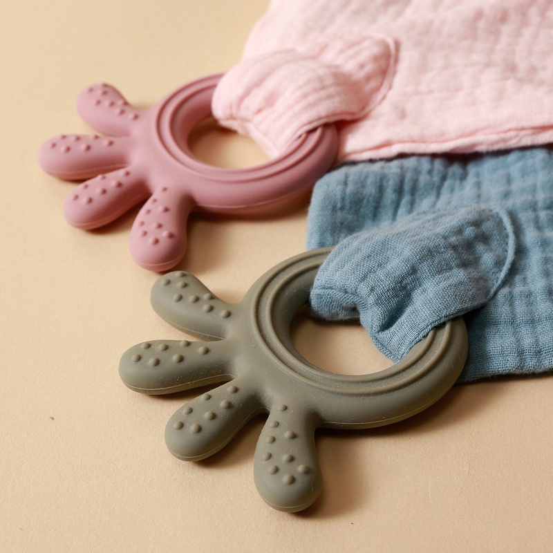 Khăn Tắm In Chữ Must Haves Dễ Thương Dùng Làm Quà Tặng Cho Bé