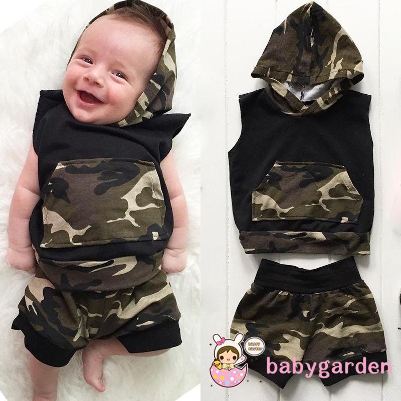 Set áo cộc tay có mũ + quần short họa tiết camo đáng yêu cho bé