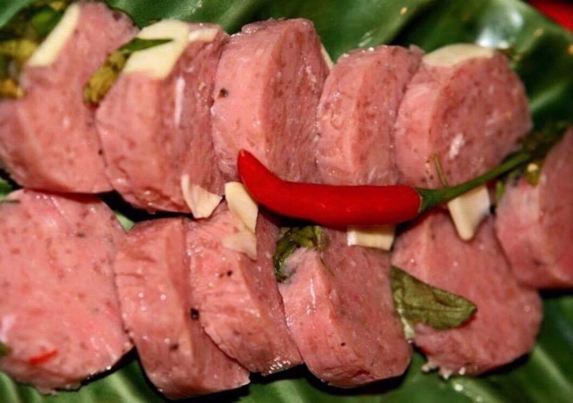 NEM CÂY TỎI ỚT LOẠI NGON ĐẶC BIỆT 35K/ CÂY | BigBuy360 - bigbuy360.vn