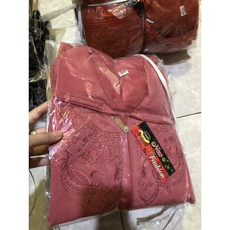 Áo khoác thun trung niên thêu hoa văn | BigBuy360 - bigbuy360.vn