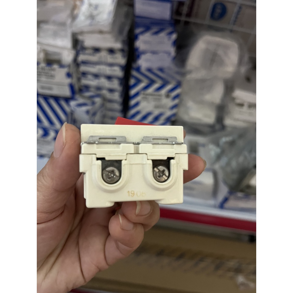Công tắc D 45A Panasonic WBG5408699W sử dụng cho bếp điện, máy nước nóng