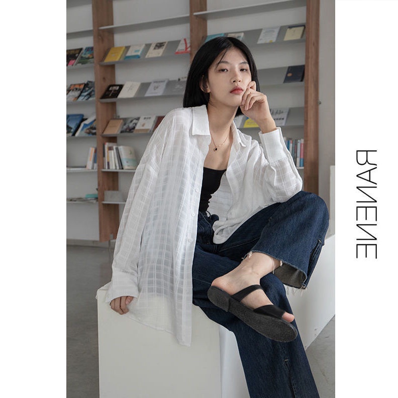 Áo Khoác Cardigan Mỏng Màu Trắng Kẻ Sọc Caro Chống Nắng Thiết Kế Mới Dành Cho Bạn Nữ