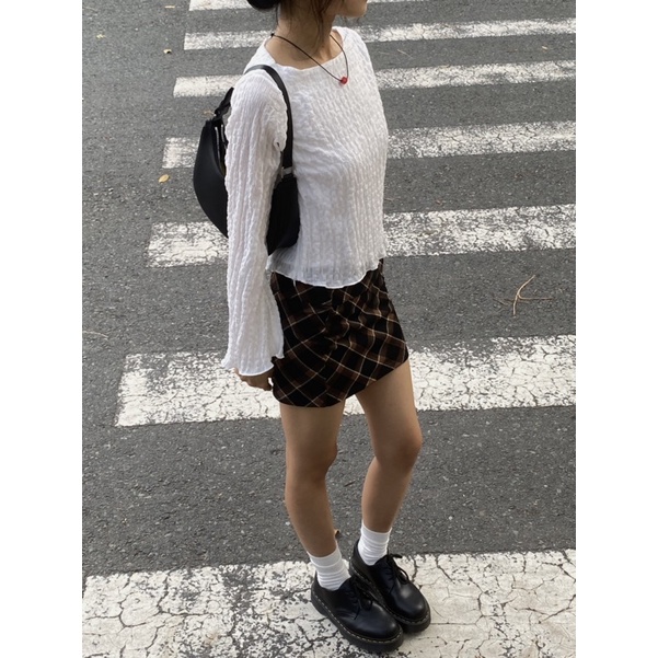 ACHIEVE PEACE - Áo tay dài Bell Sleeve Top