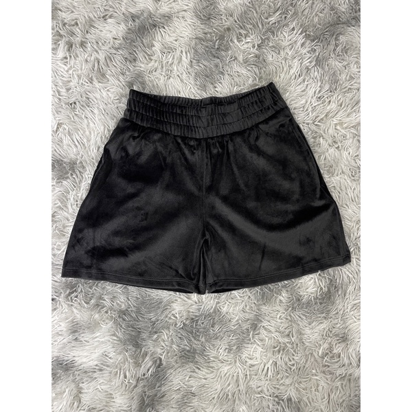 Quần short nhung nữ 2 màu có túi vnxk