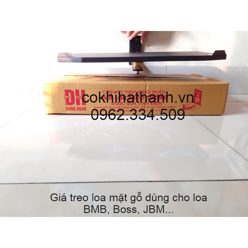 GIÁ TREO LOA MẶT GỖ 2 CHIẾC CHO BMB