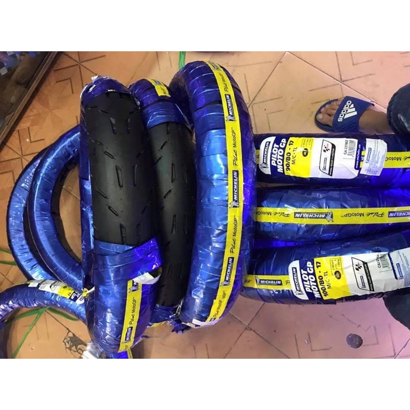 Vỏ Michelin Pilot Moto GP " tay ga " size 14 " bao bám đường " Thái lan