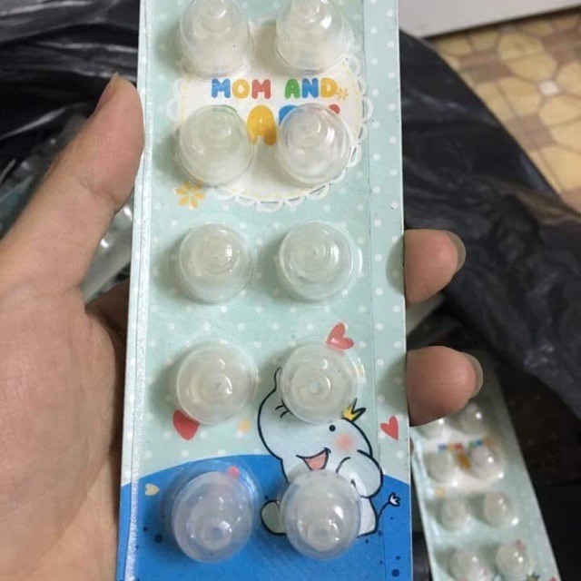 Núm rửa mũi cho bé