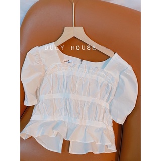 Áo sơ mi croptop trắng bèo nhún trước ngực, khoá lưng
