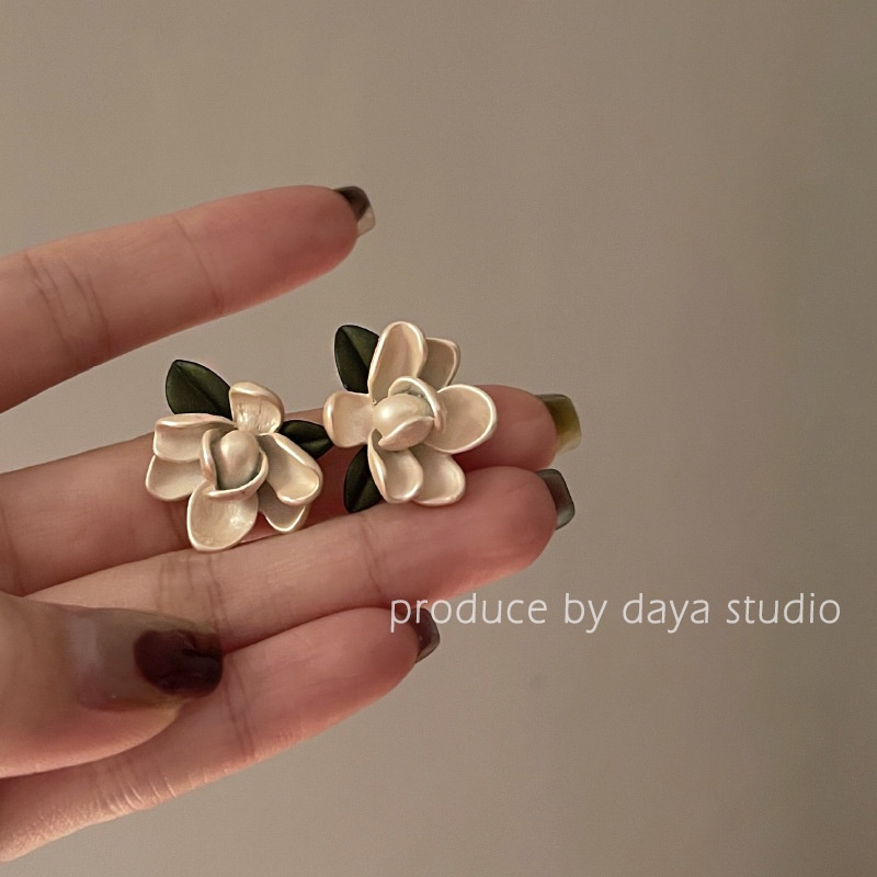 Bông Tai Hình Hoa Phong Cách Retro Hong Kong