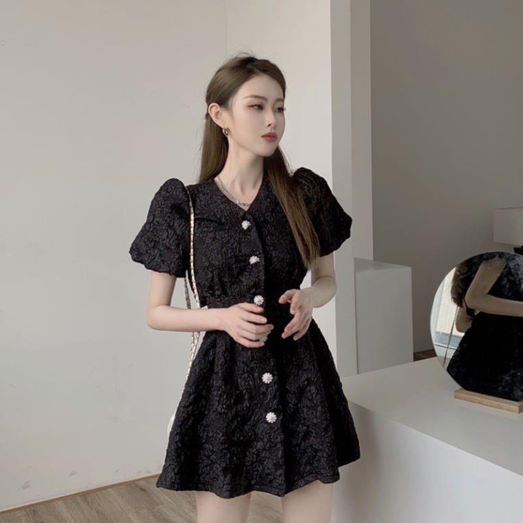 Đầm nữ cổ chữ V họa tiết dập nổi thanh lịch ngọt ngào nữ tính | BigBuy360 - bigbuy360.vn