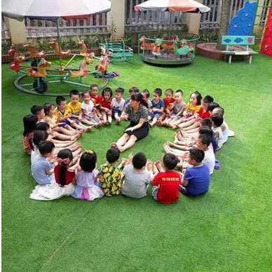 Thi công công trình cỏ nhân tạo Trường học,sân vươn, ban công, quán cafe sân bóng sân gofl, thảm cỏ nhân tạo giá rẻ