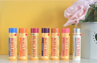 Son Dưỡng Burt’s Bees Moisturizing Lip Balm (4.25g)
