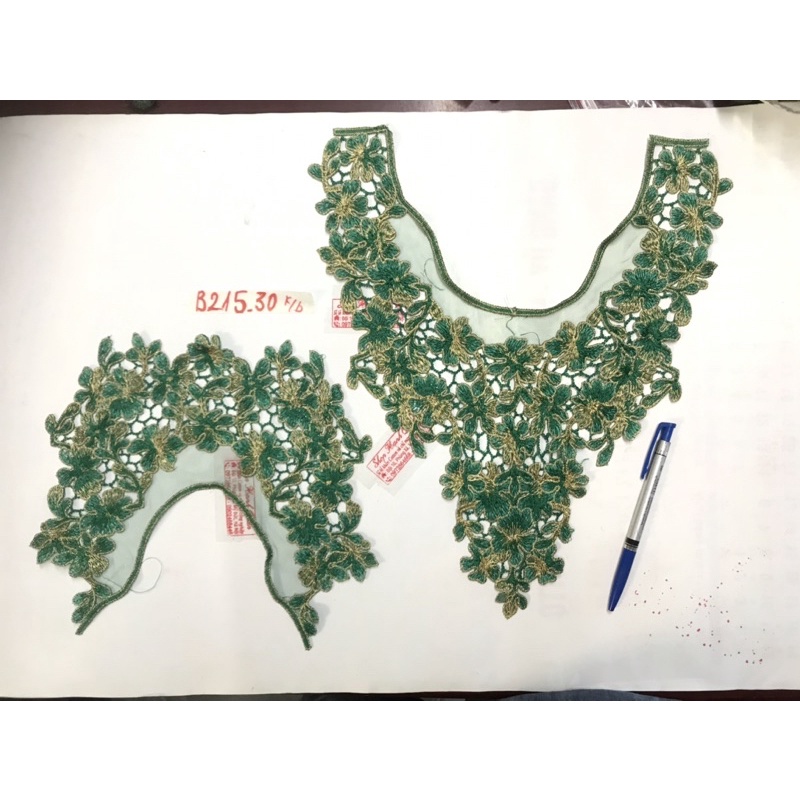 Bộ cổ và tay thêu