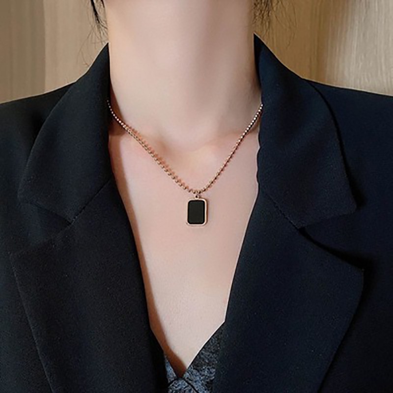 Vòng cổ Mặt Vuông Đính Kim Sa Thời Trang Cho Nữ