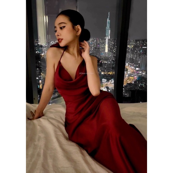 Đầm đỏ cổ đổ