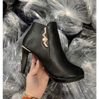 Giày Boot Nữ Gót Nhọn 7 Phân Khóa Sườn