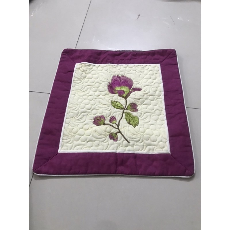 1 chiếc vỏ gối vuông satin thêu