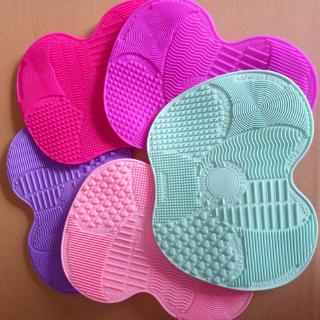 1 Miếng Silicone Vệ Sinh Cọ Trang Điểm