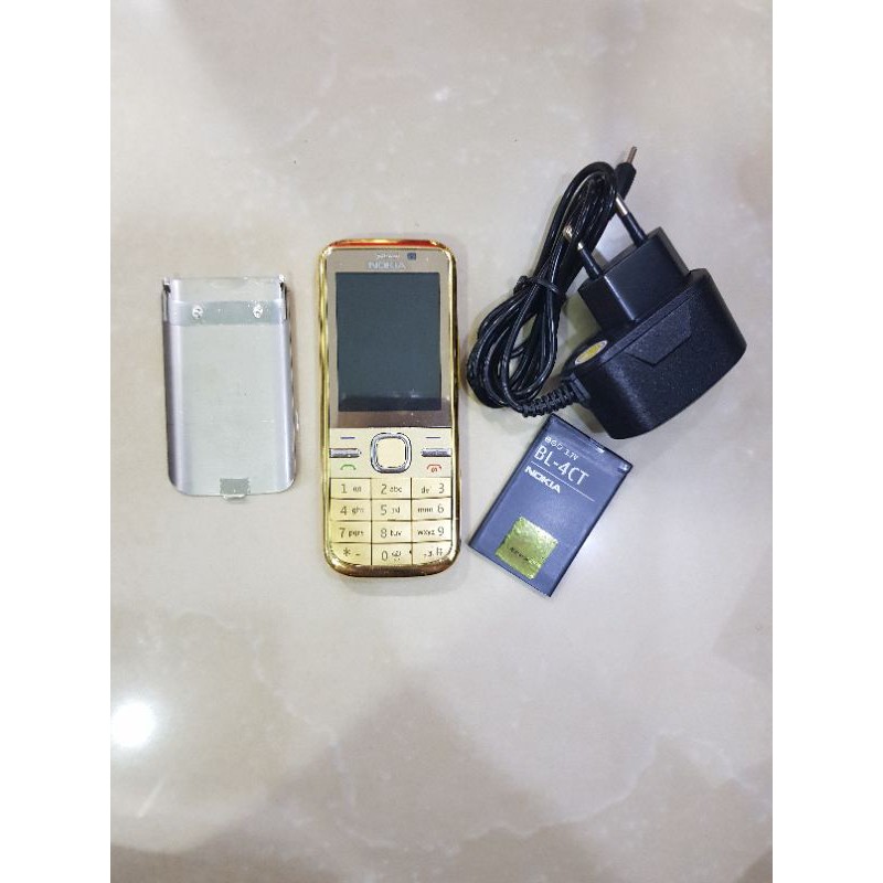 Điện thoại Nokia C5-00 vàng, kèm pin sạc