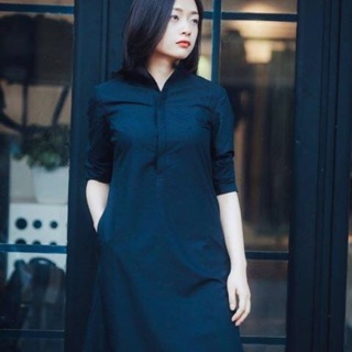 Váy thiết kế chéo vạt