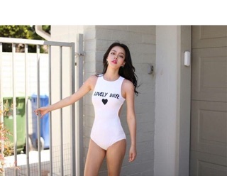 Bikini liền mãnh ( có kèm ảnh thật )