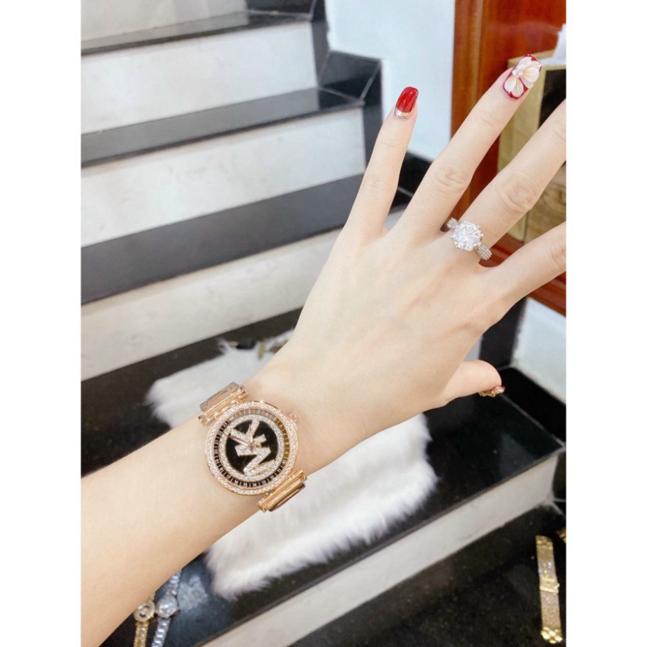 Đồng hồ nữ Michael kors mặt xoay trẻ trung cá tính