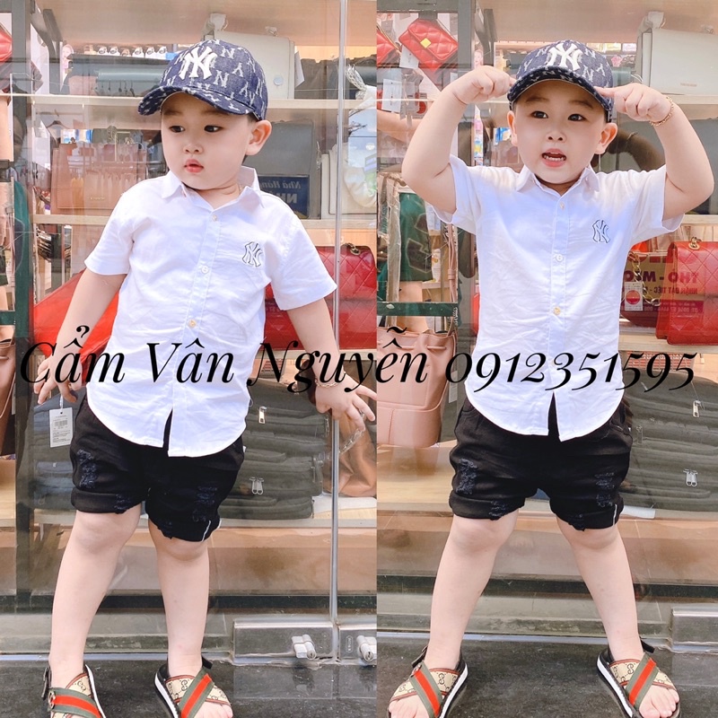 Sơ mi trắng cộc tay bé trai