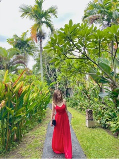 Vay maxi hở lưng